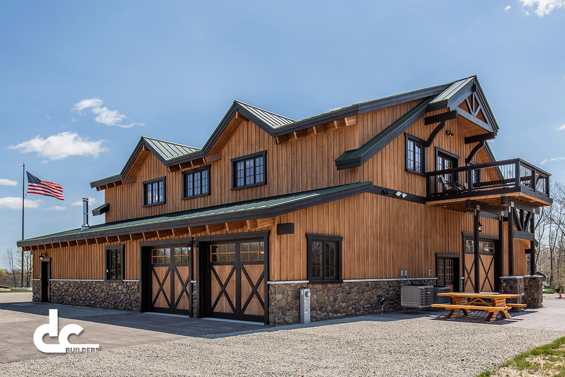 daggett_post_and_beam This barn home in Daggett, Michigan was built with post and beam construction.