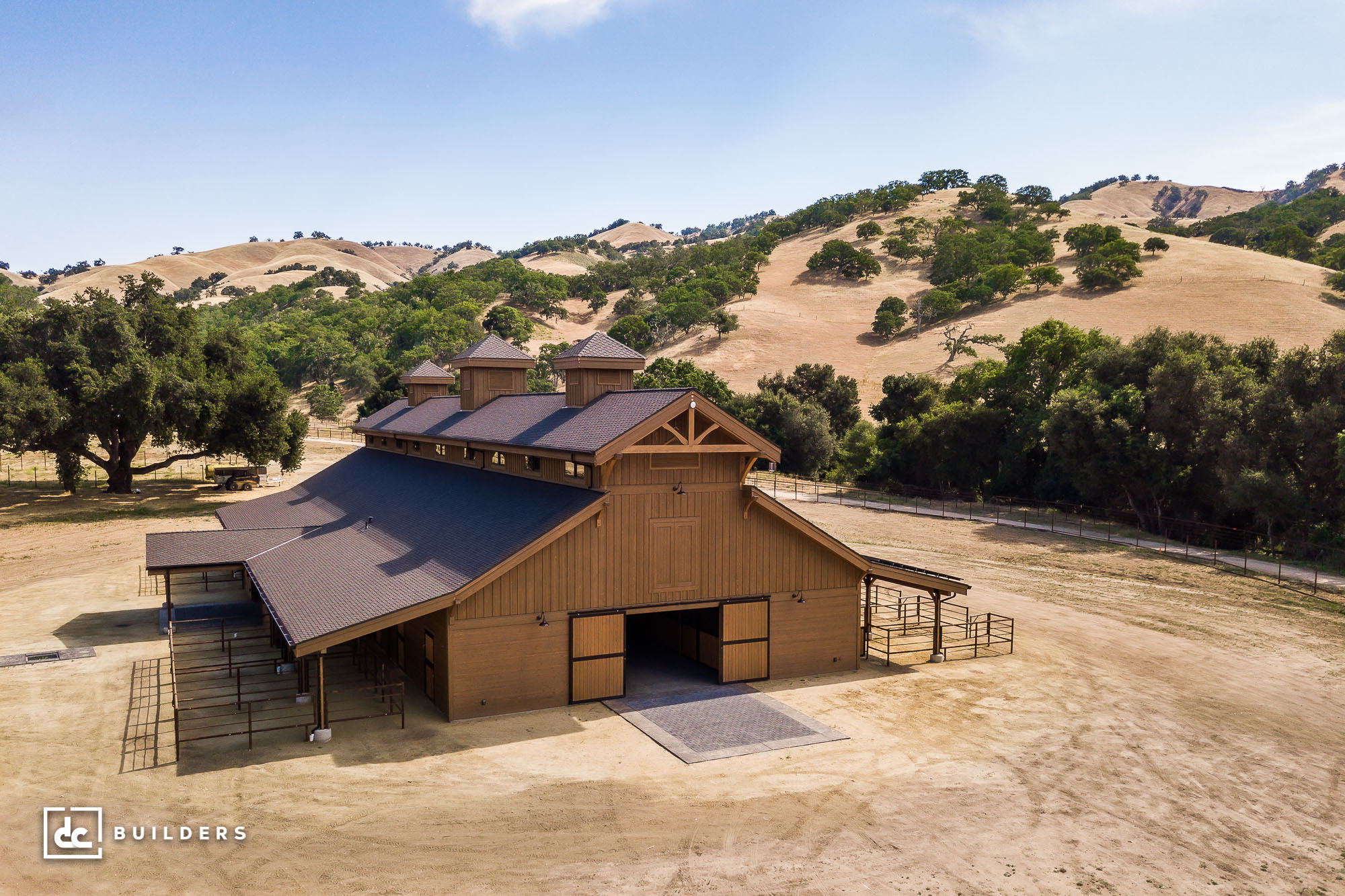 Redding, CA Barn Builders - DC Builders